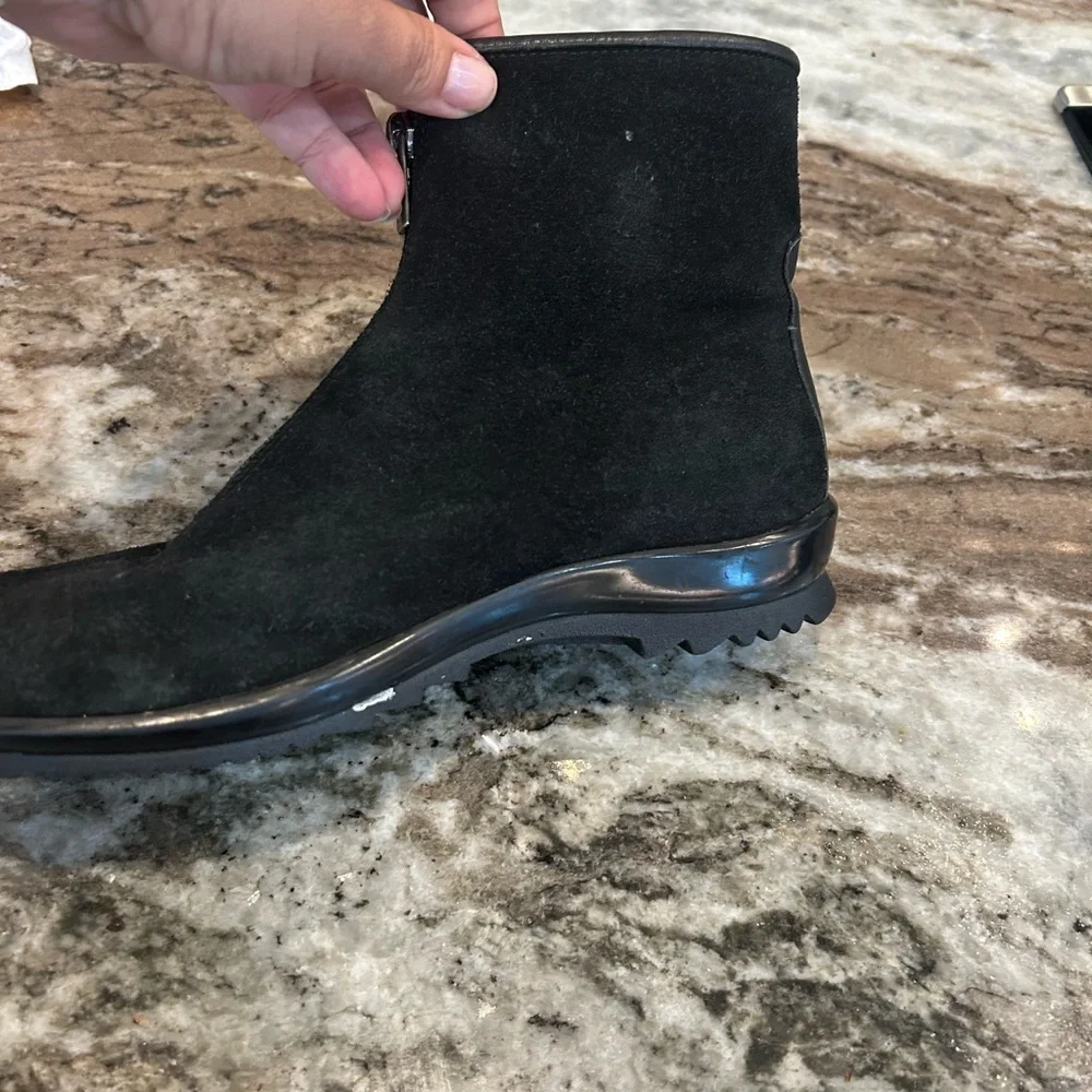La CANADIENNE Black suede Ankle Boot, 6.5, soft lining. Has wear/stains but GUC - Picture 8 of 11